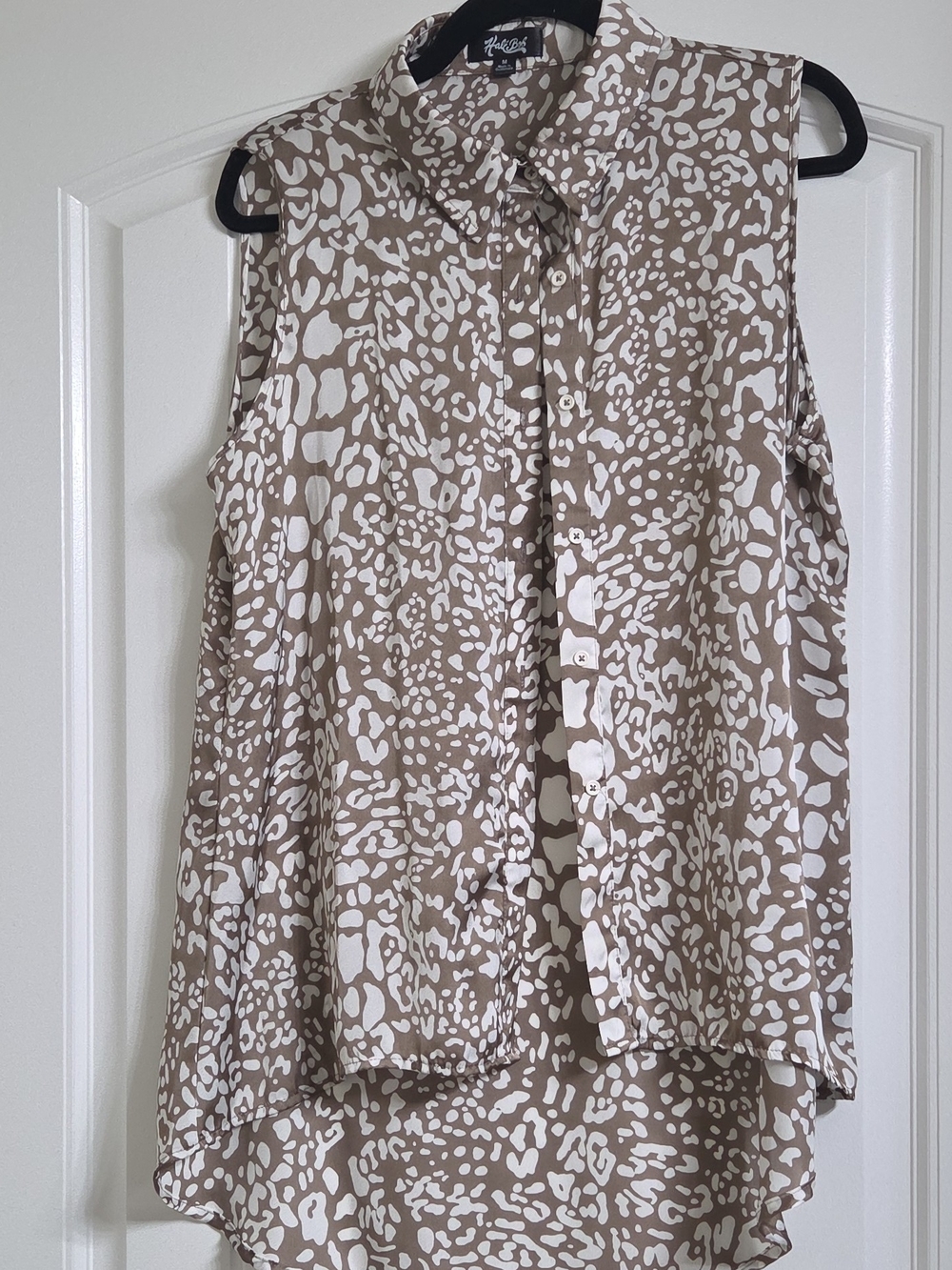 Hale Bob Sleeveless Taupe and White Printed Button-Front Top